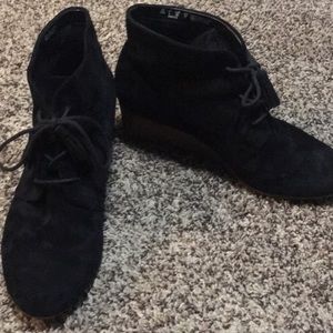 Dr. Scholls black booties. size 10.